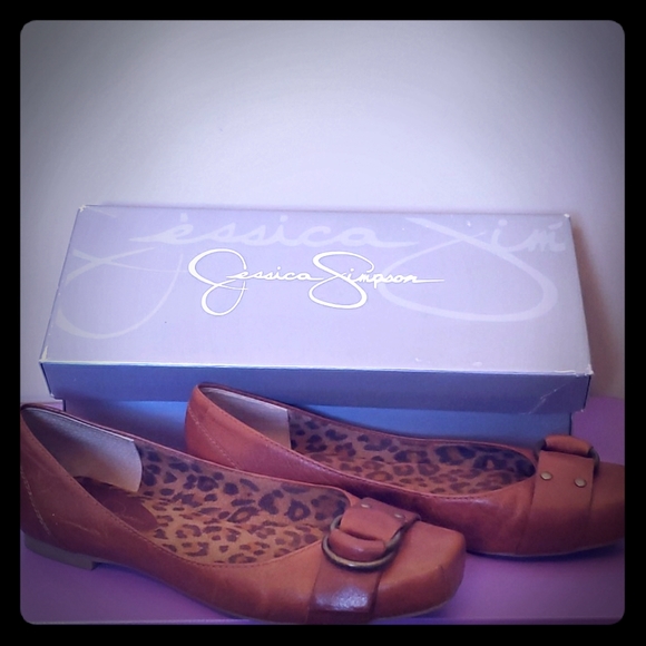 ⛱3/$20 Jessica Simpson buckle flats - hickory - Picture 1 of 6